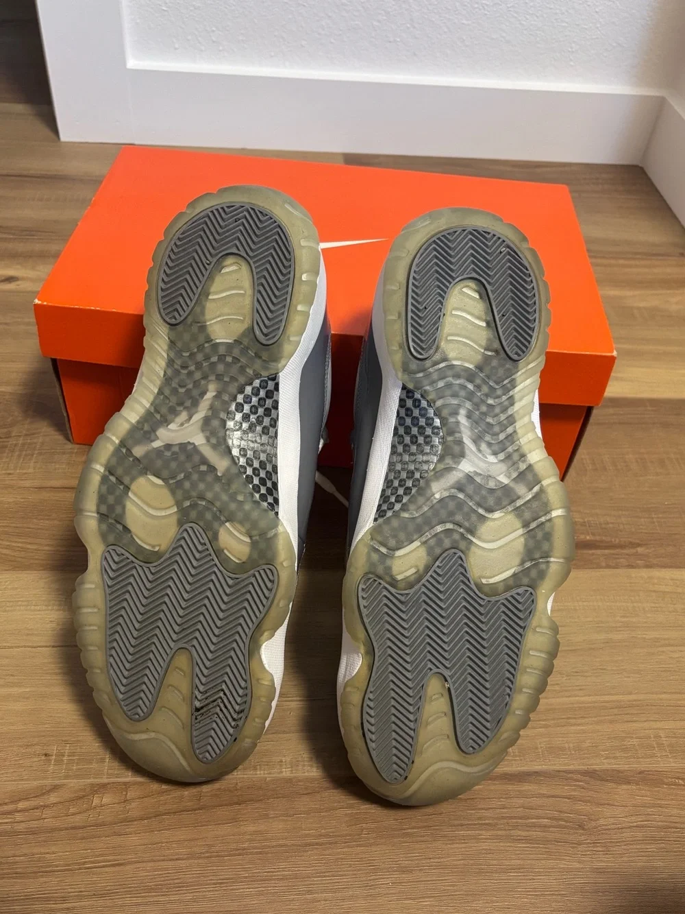 Jordan 11 Low. Cool Grey | Size 13